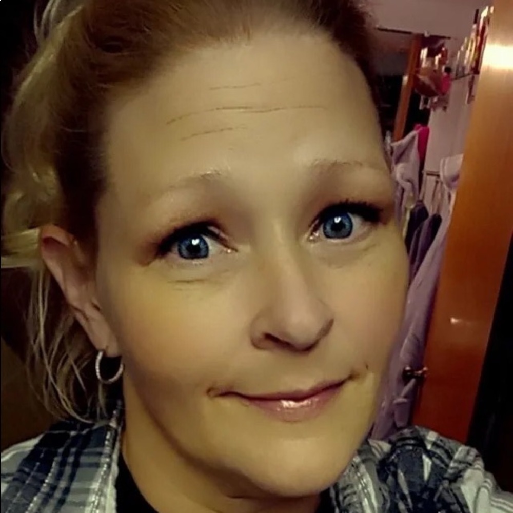 Meet your Posher, Kelly Victoria Justin!